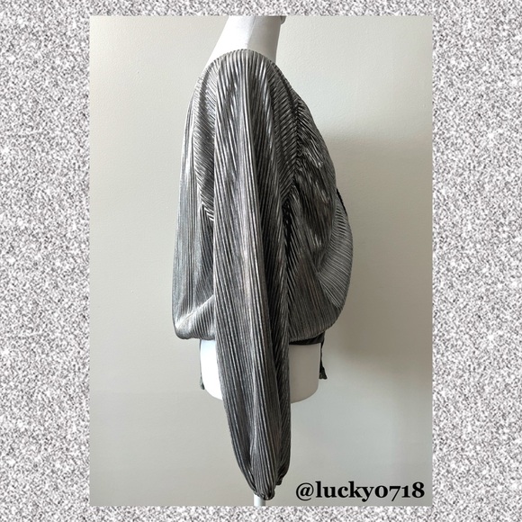 Lovers + Friends NWT Silver Metallic Jayda Bodysuit Sz S - Picture 4 of 9